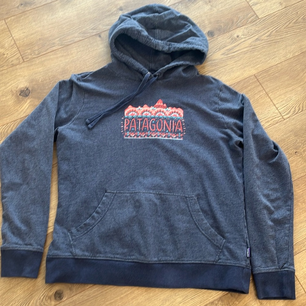 Woman’s medium Patagonia hoodie